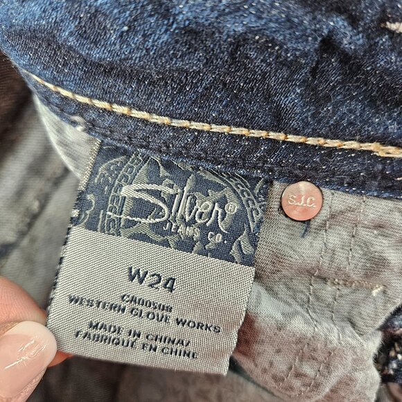 Silver Jeans Aiko Capri Womens 24 Distressed Denim Defined Curve New With Tags - Picture 6 of 16